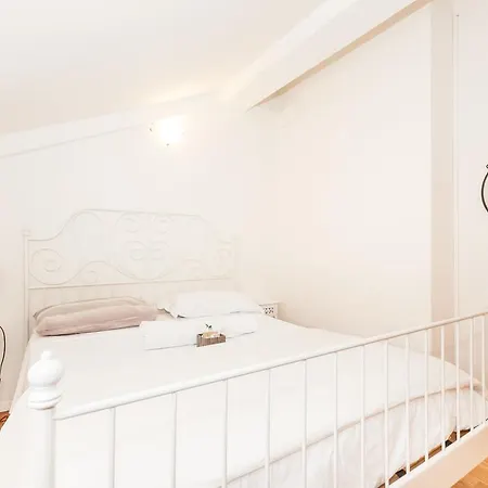 Happiness - Center Bed & Breakfast *
